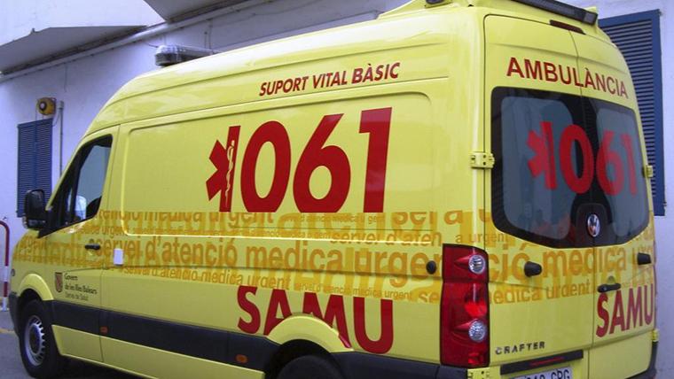 Efectius del 061 han traslladat els ferits a l'hospital de Maó.