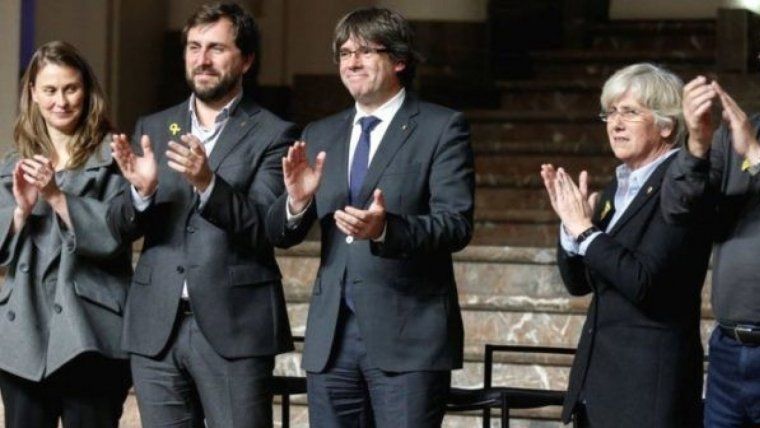 Imatge d'arxiu de Carles Puigdemont, Mertixell Serret, Toni Comín i Lluís Puig