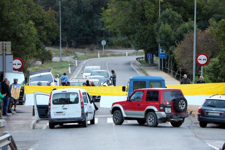 Imatge del pont sobre el riu Noguera Pallaresa al seu pas per Sort a la N-260
